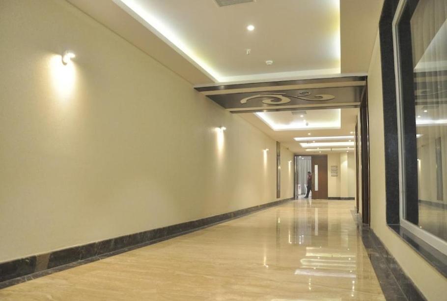 Hotel Krishna Palace Ayodhya Buitenkant foto