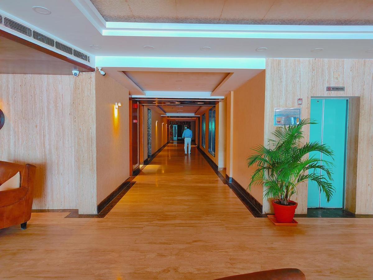 Hotel Krishna Palace Ayodhya Buitenkant foto